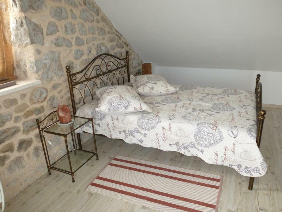 Kuca Za Odmor Viola Villa Zivogosce Exterior photo